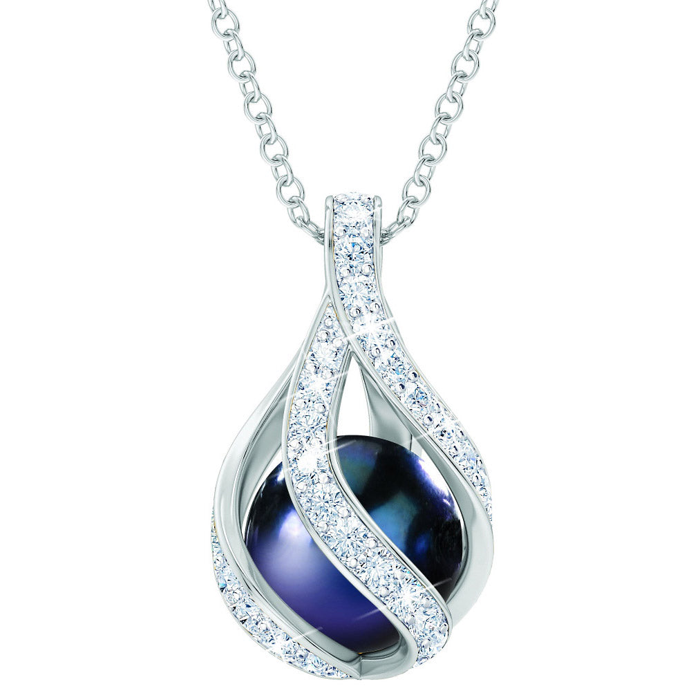 Love's Embrace Schwarze Perlen- und Diamant-Halskette